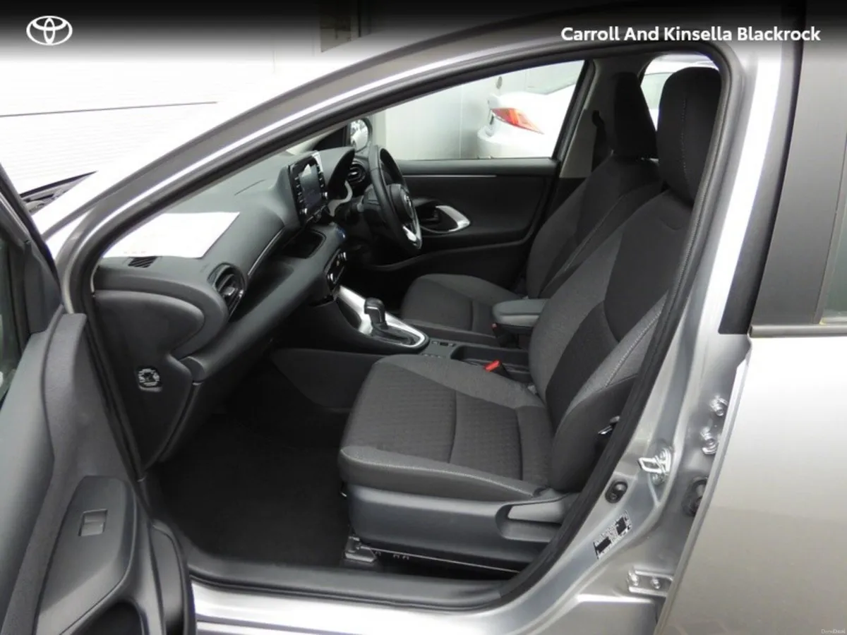 Toyota Yaris Hybrid Luna - Image 6