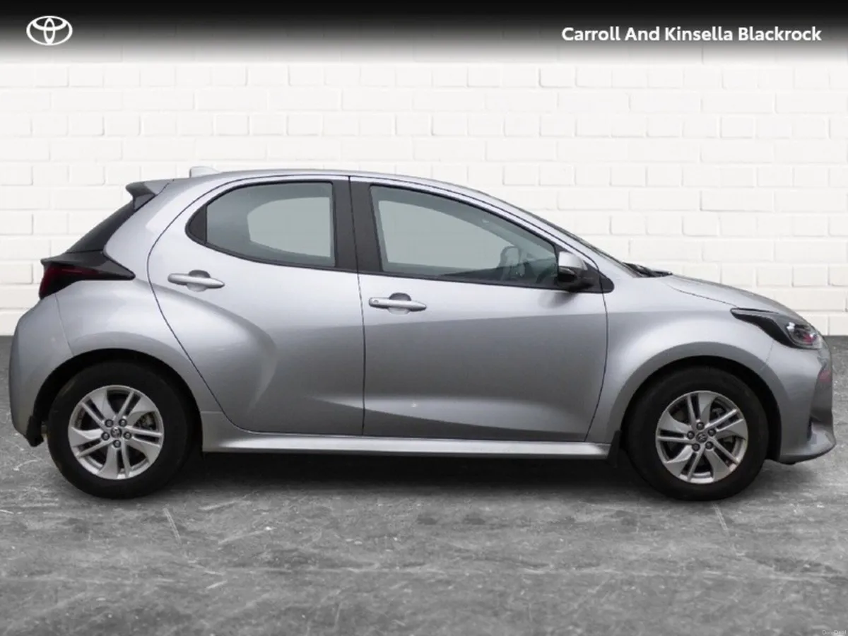 Toyota Yaris Hybrid Luna - Image 3