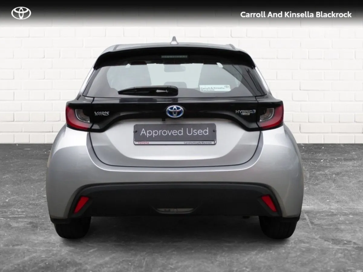Toyota Yaris Hybrid Luna - Image 4