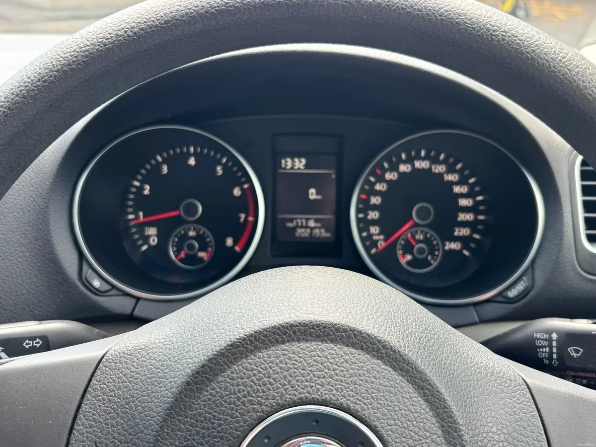 Volkswagen Golf 2010 - Image 3