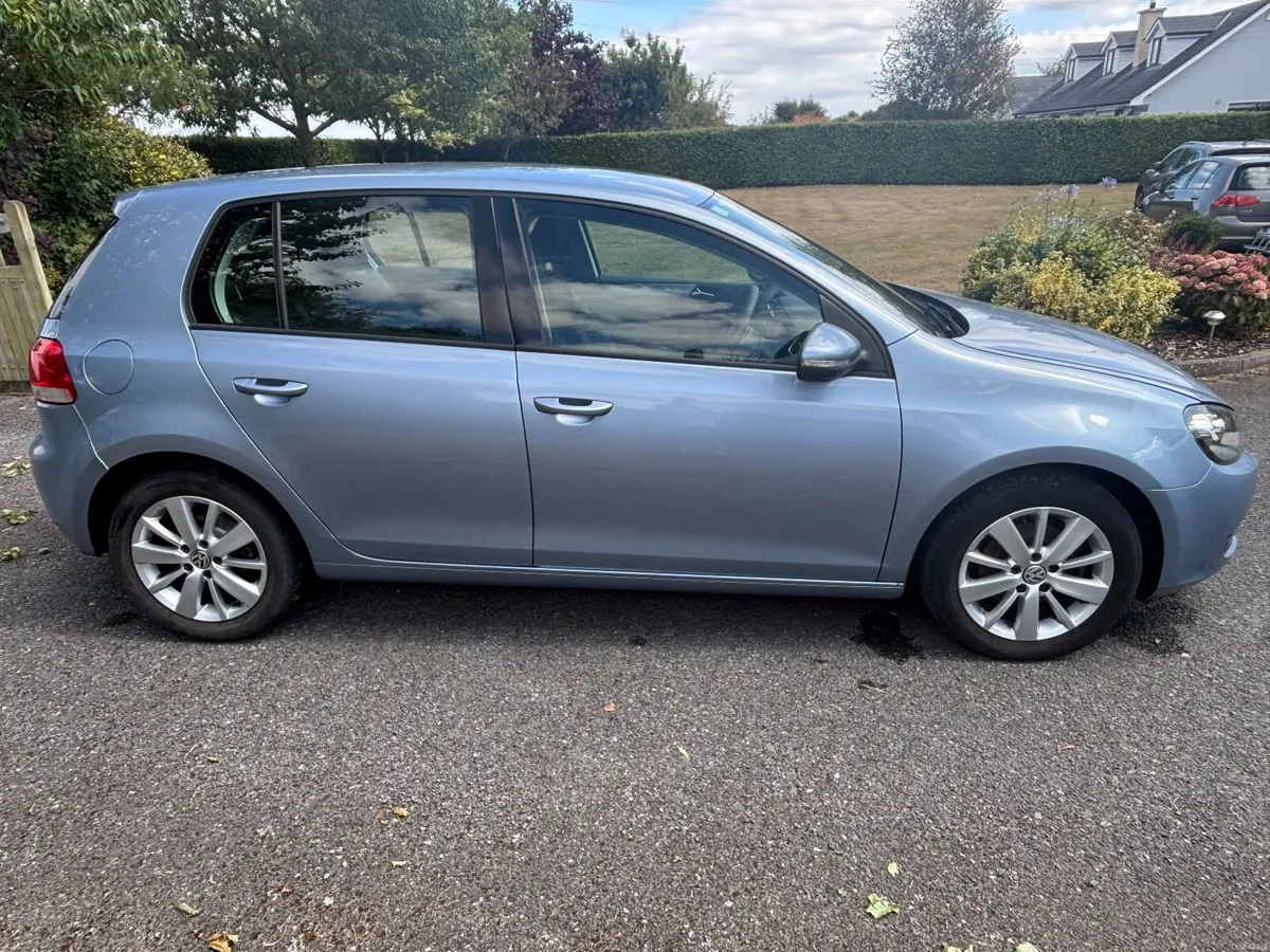 Volkswagen Golf 2010 - Image 2
