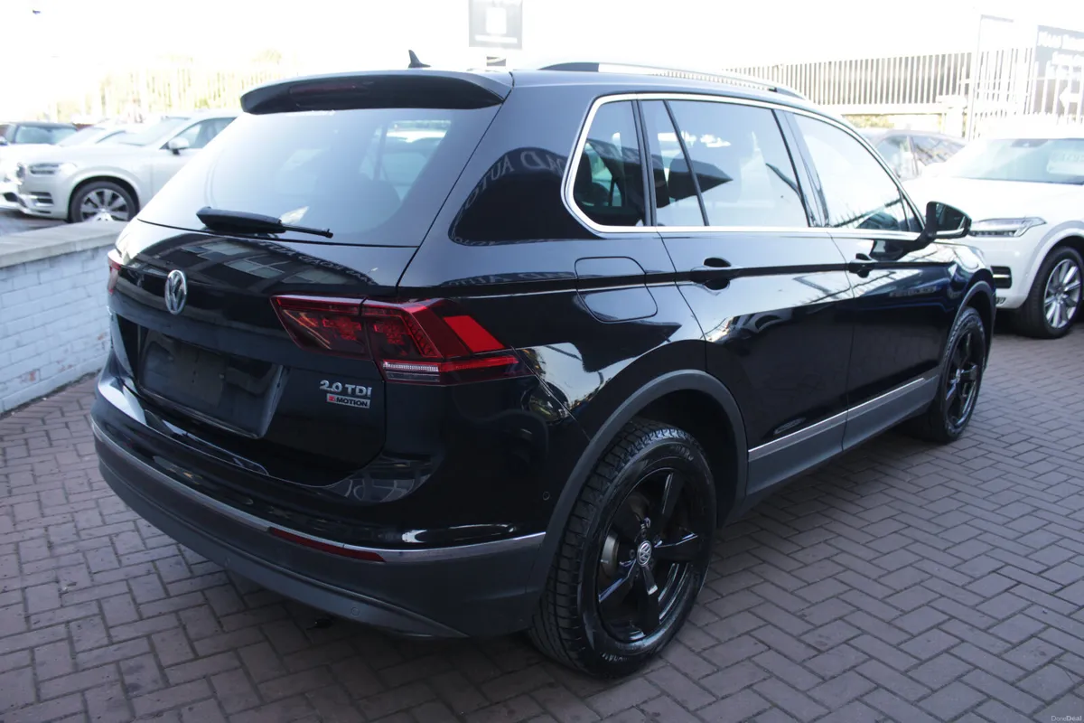 2.0TDI 4-MOTION HIGHLINE EDITION  5DR ESTATE AUTOM - Image 4