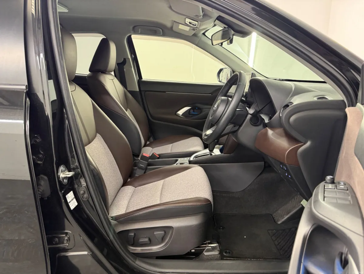 Toyota Yaris Cross **LUNA SPORT**LANE ASSIST **CRU - Image 5
