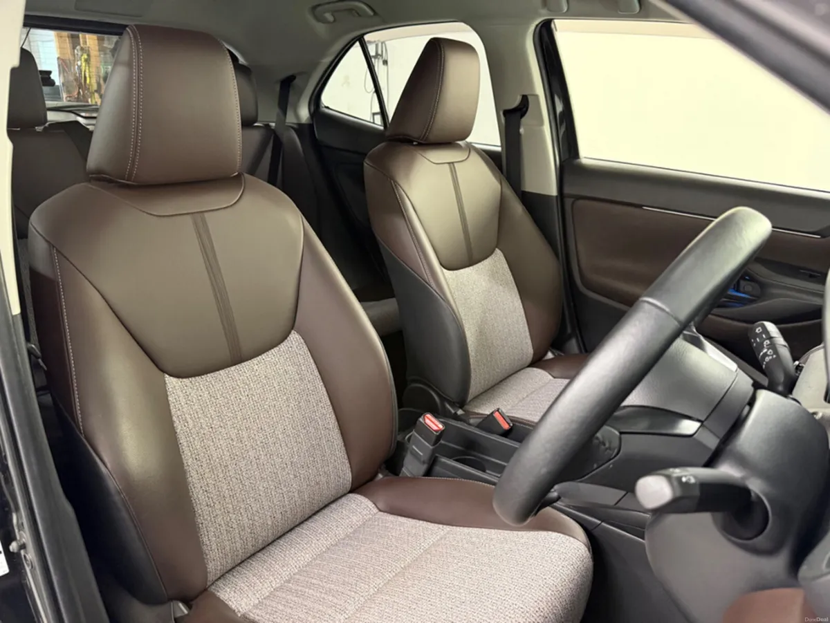 Toyota Yaris Cross **LUNA SPORT**LANE ASSIST **CRU - Image 6