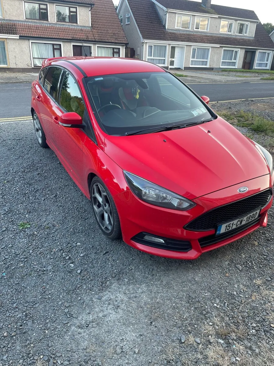 2015 Ford Focus ST-2 2.0 TDCi 185BHP - Image 2