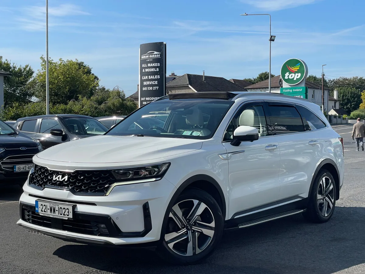 Kia Sorento 2022 1.6 Petrol Plug in Hybrid - Image 2