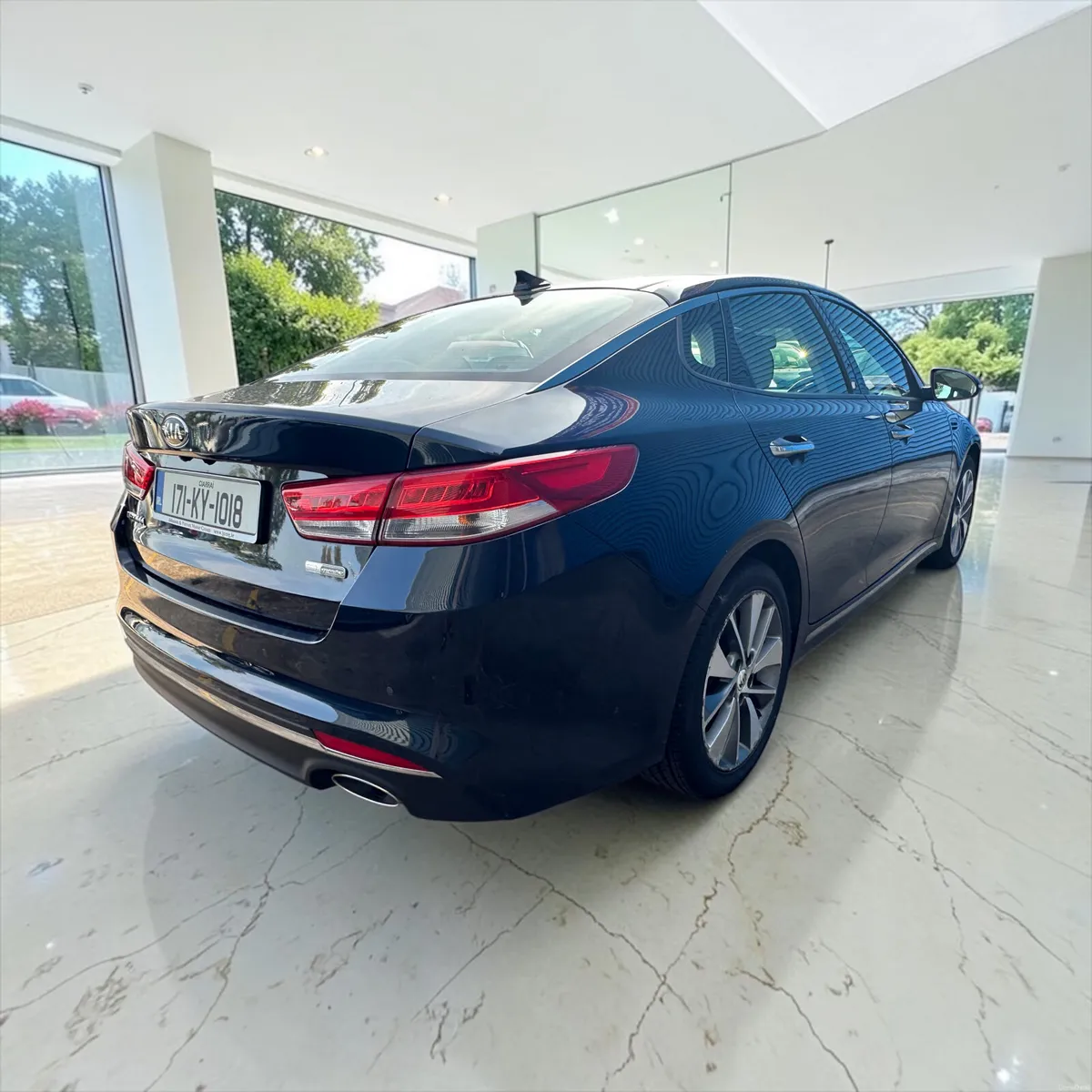 2017 Kia Optima 1.7 D Platinum SR Automatic - Image 6
