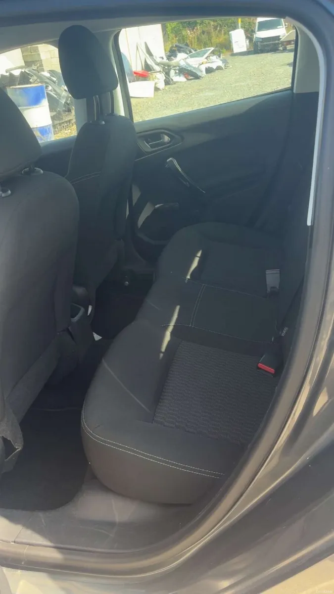 Peugeot 208 2017 - Image 4