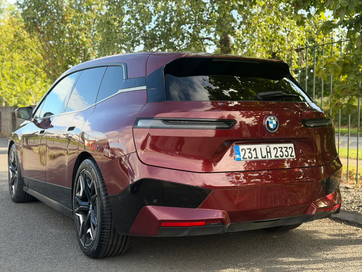 2023 BMW IX 40 MSPORT - Image 5