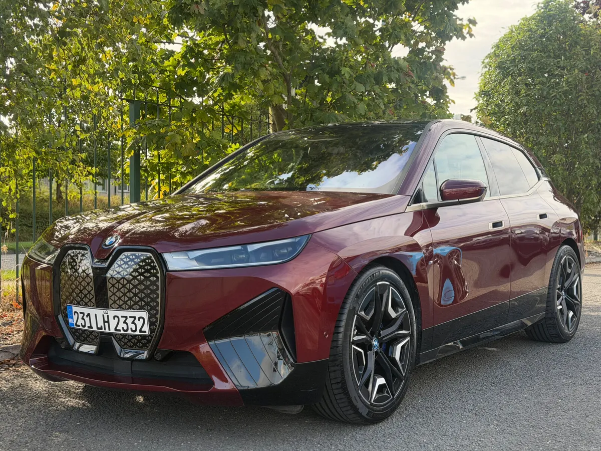 2023 BMW IX 40 MSPORT - Image 3
