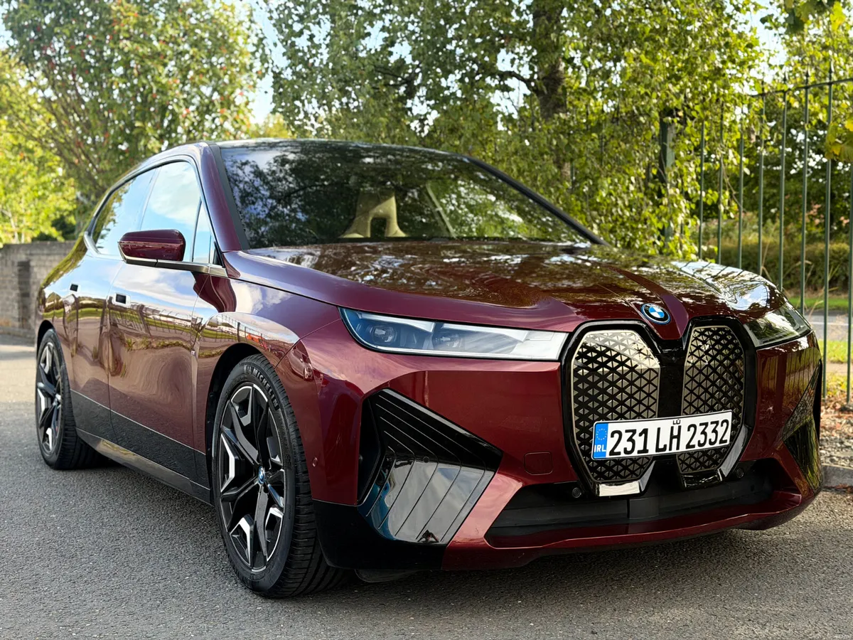 2023 BMW IX 40 MSPORT - Image 1