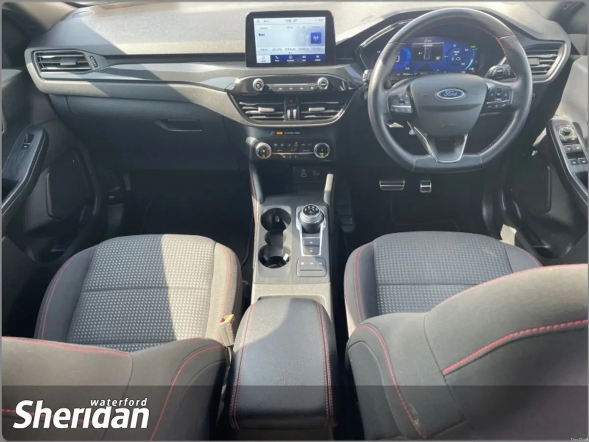Ford Kuga 2.5 Duratec 225PS PHEV ST-Line Auto - Image 5