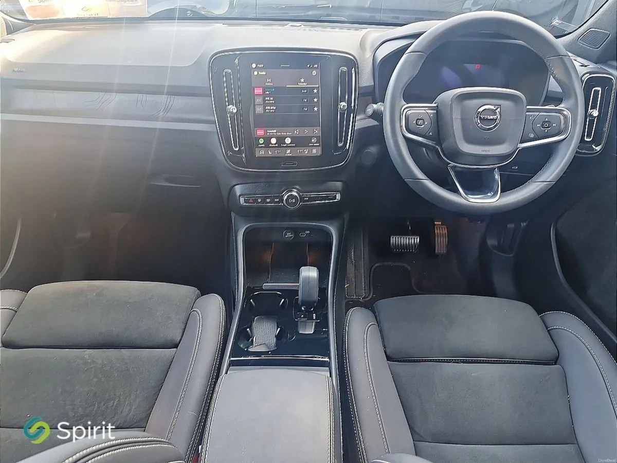 Volvo XC40 Fully Electric Plus - Image 4