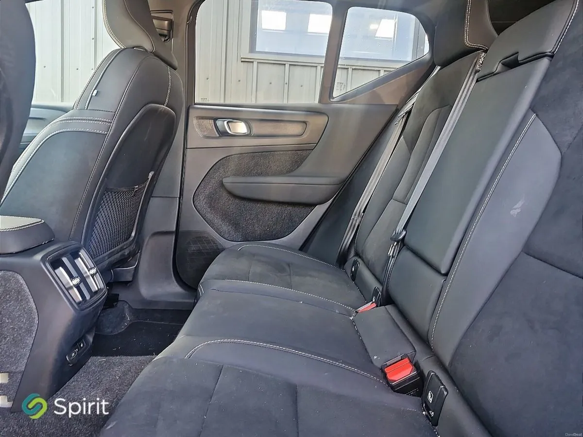 Volvo XC40 Fully Electric Plus - Image 5