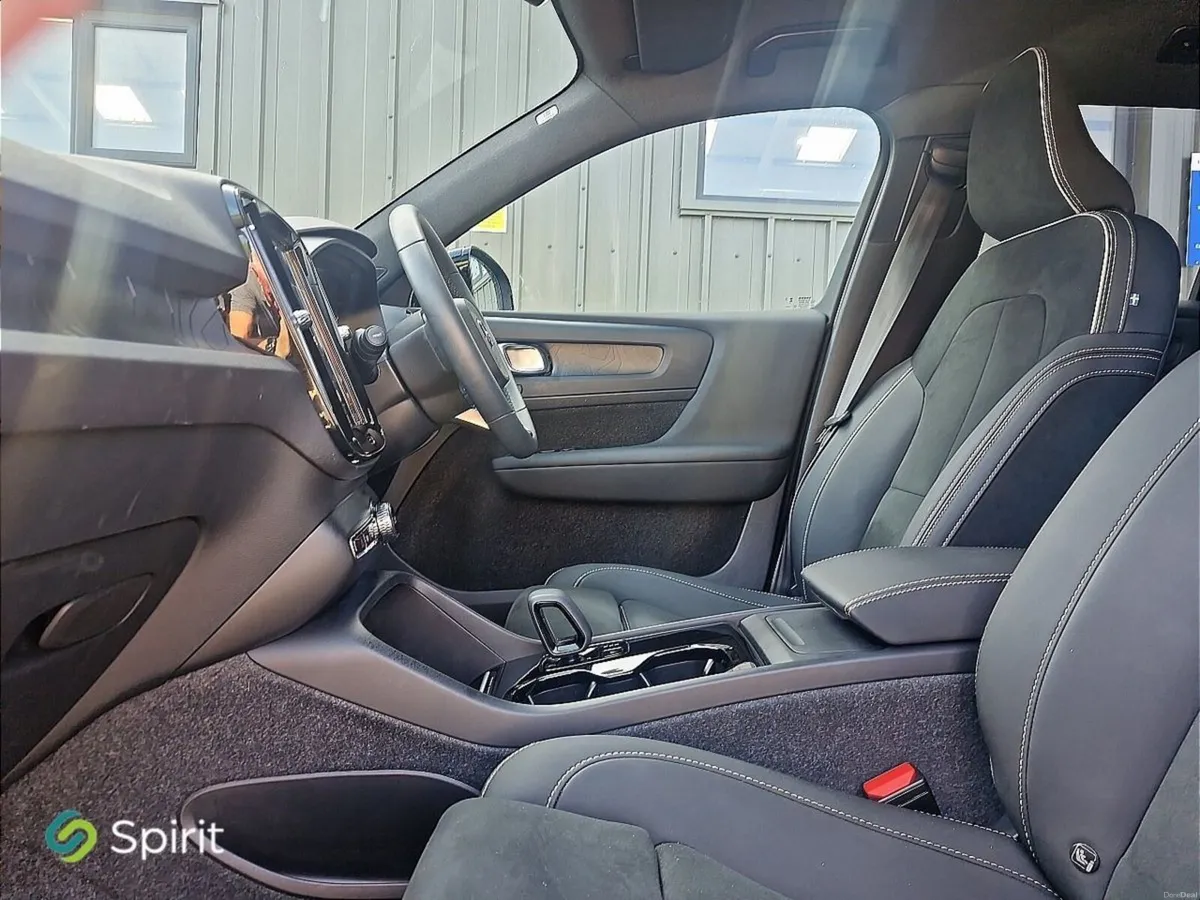 Volvo XC40 Fully Electric Plus - Image 3