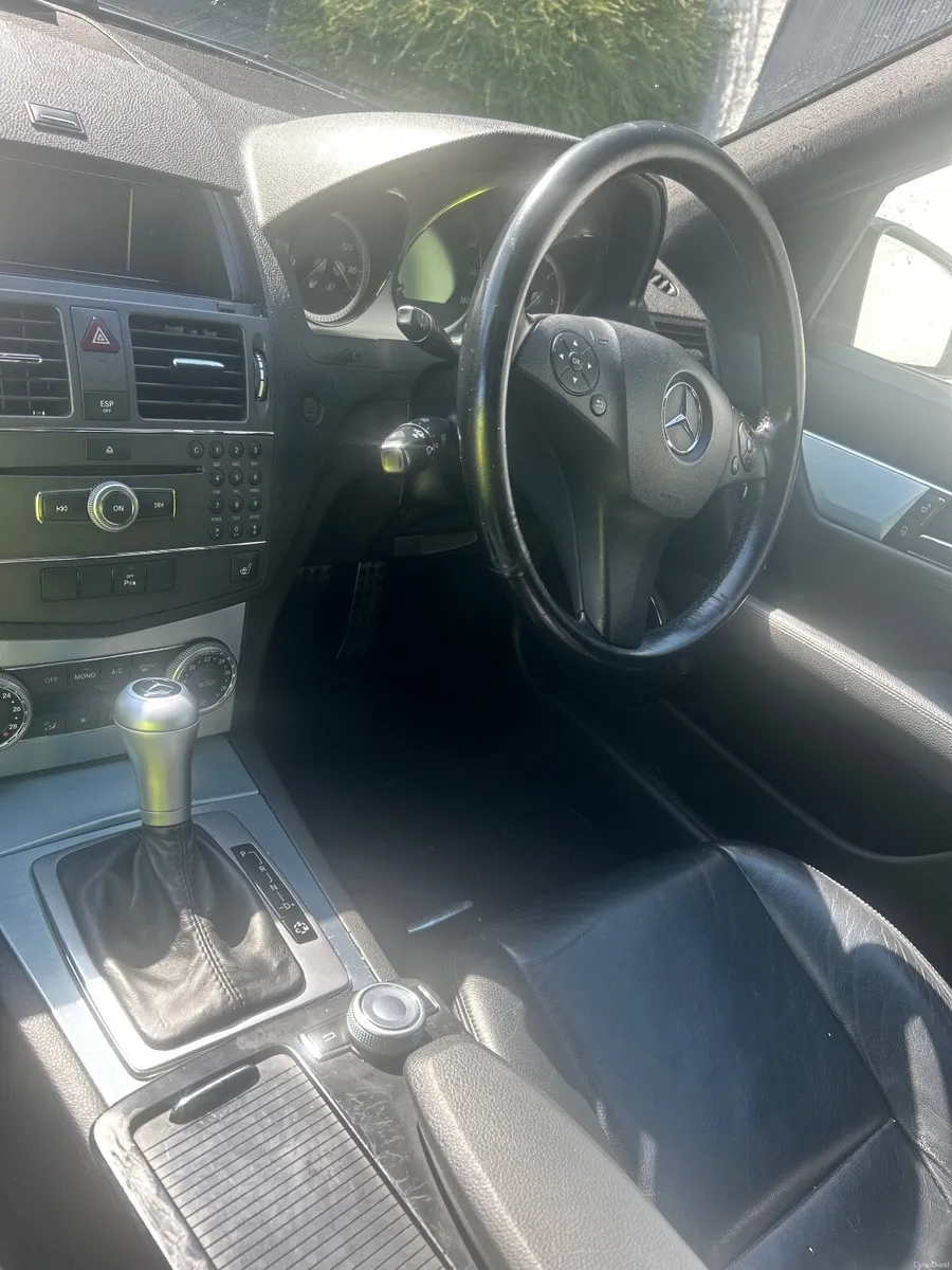 Mercedes-Benz C-Class 2010 - Image 6
