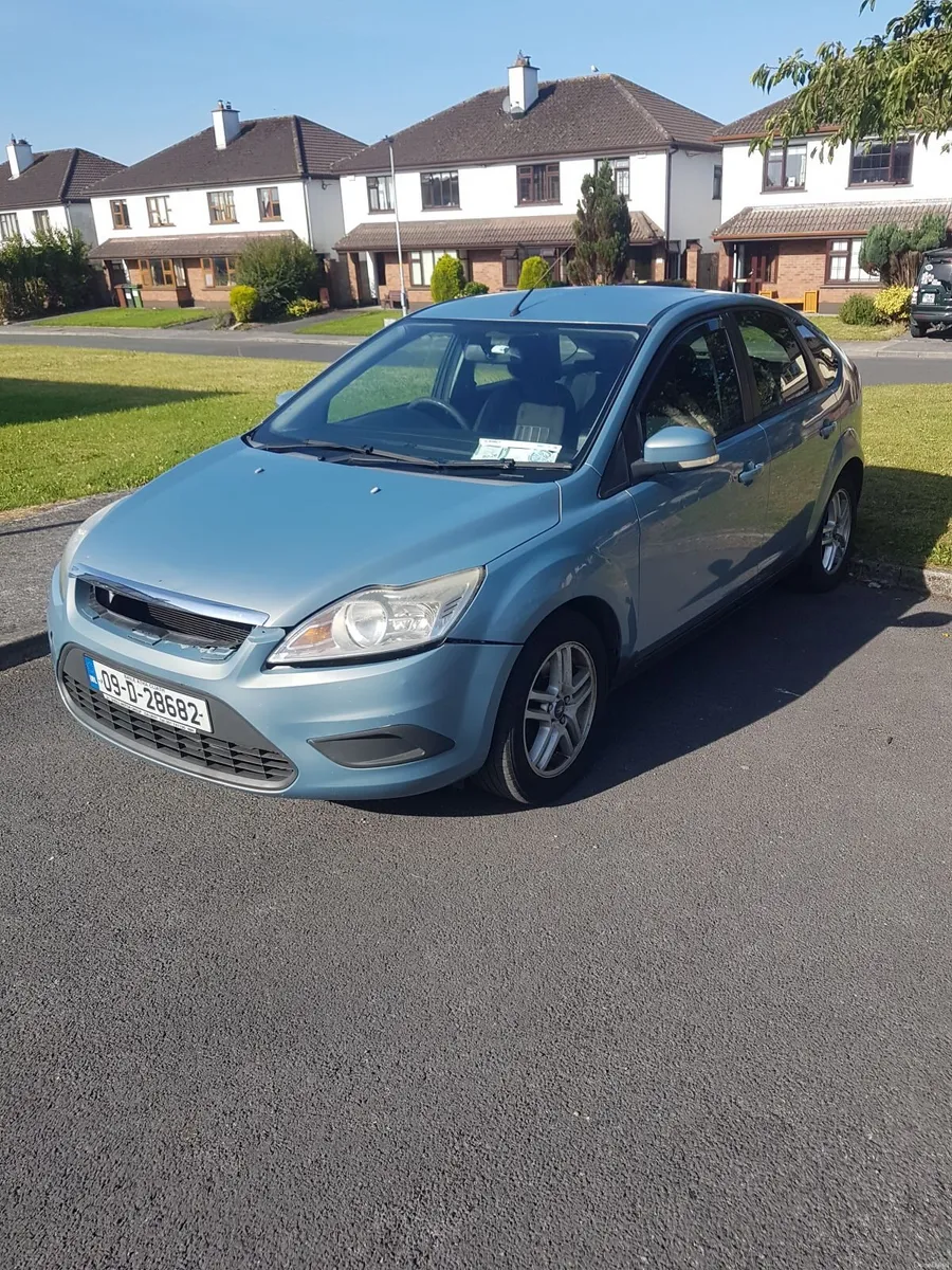 Ford Focus 2009 - Image 2