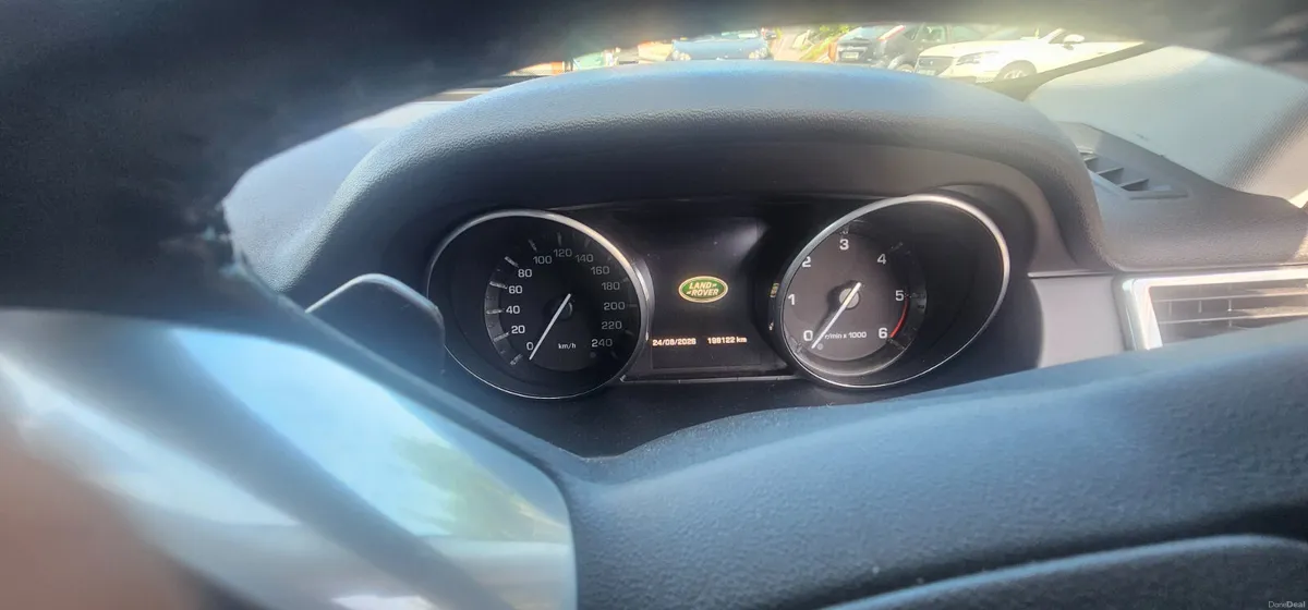Land Rover Discovery Sport 2016 - Image 6