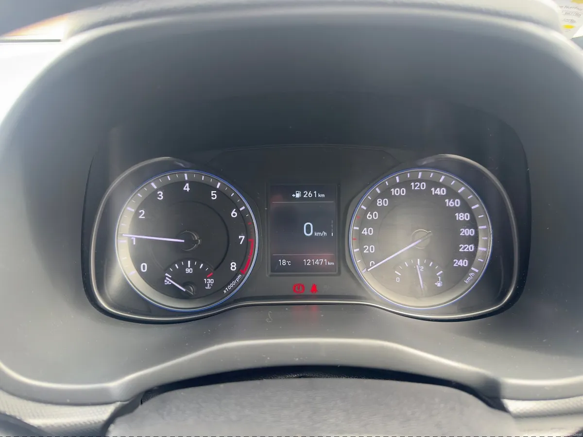 Hyundai KONA Executive 2018 - Image 3