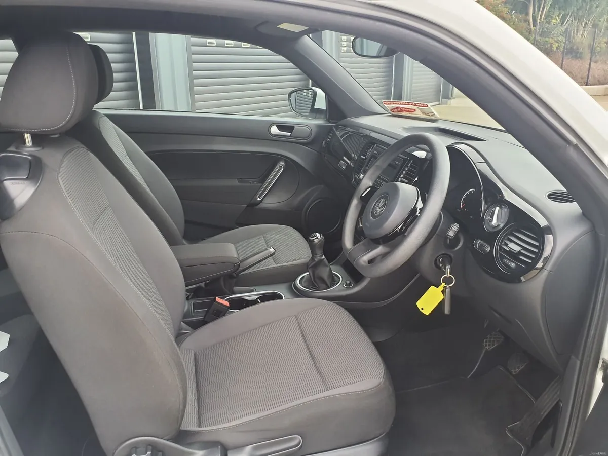 2014 VW Beetle 1.6 TDI Manual — Only 85,900 Miles - Image 4