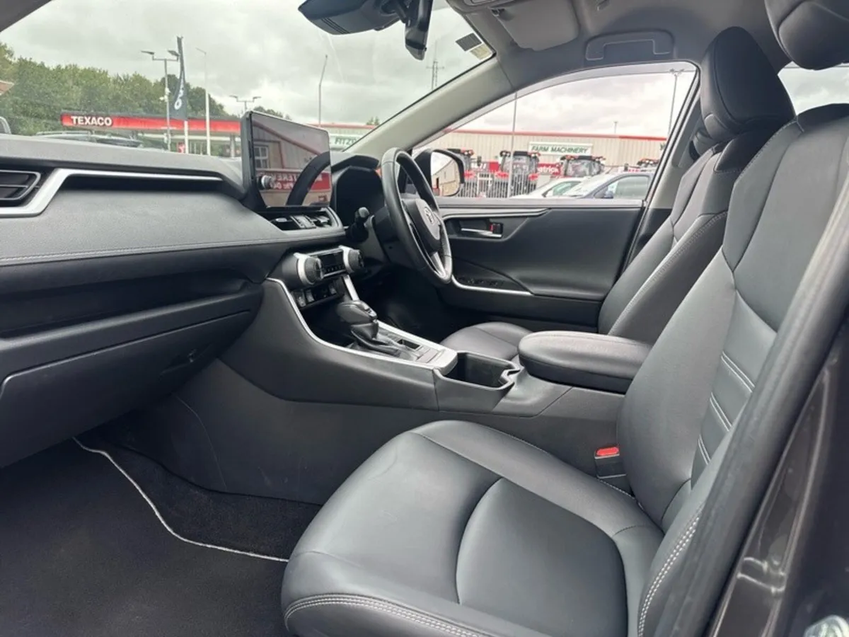 Toyota RAV4 RAV4 HYBRID SOL - Image 6
