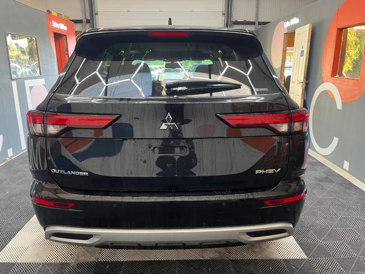 Mitsubishi Outlander 2024 MITSUBISHI OUTLANDER 4WD - Image 4