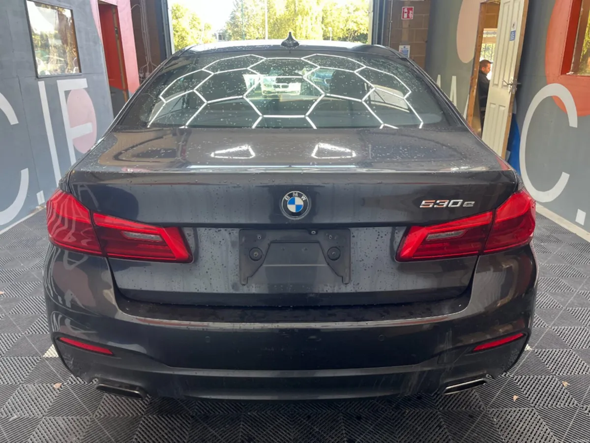 BMW 5-Series 2019 BMW 5 530E M-SPORT IPERFORMANCE - Image 3