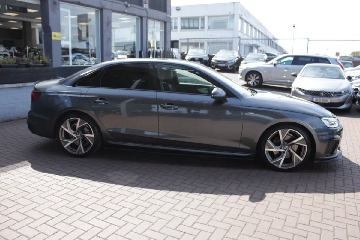 Audi A4 2021 - Image 3