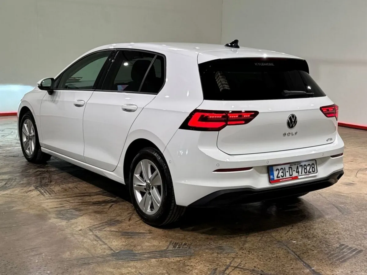 Volkswagen Golf 1.0 AUTOMATIC - STANDARD - ETSI AC - Image 5