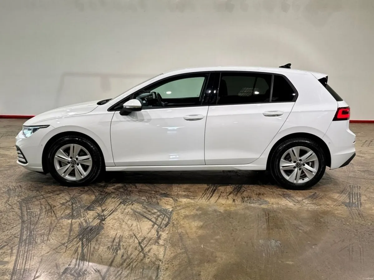 Volkswagen Golf 1.0 AUTOMATIC - STANDARD - ETSI AC - Image 6