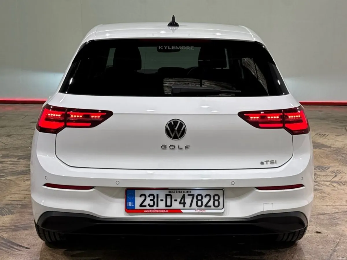 Volkswagen Golf 1.0 AUTOMATIC - STANDARD - ETSI AC - Image 4