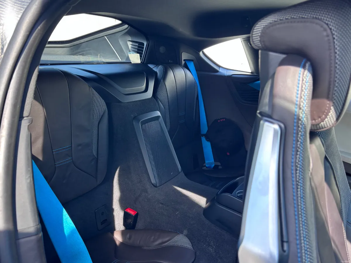 BMW i8 2017 - Image 5