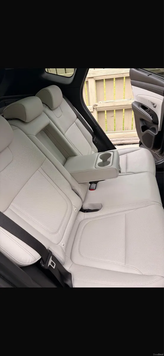 Hyundai Tucson Platinum Edition - Image 6