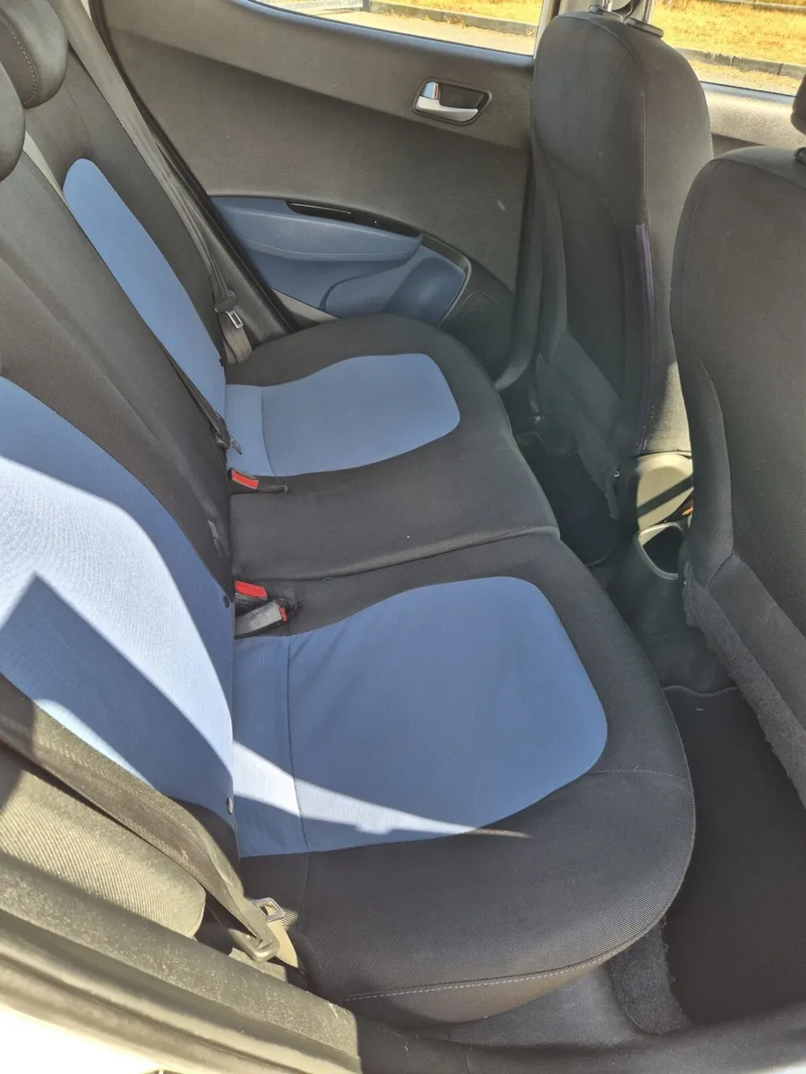Hyundai i10 auto - Image 4