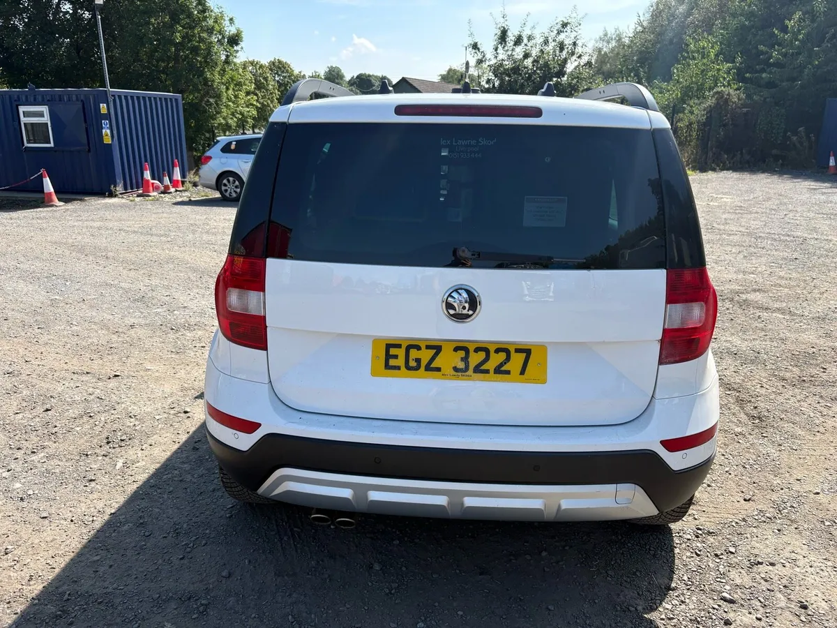 2017 Skoda Yeti 4x4 Estate Car - Image 5