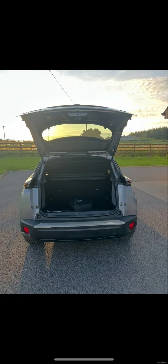 Peugeot 2008 Hatchback Electric Grey - Image 6