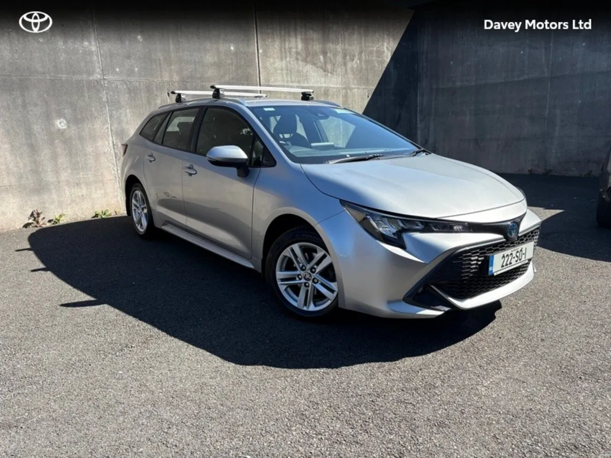 Toyota Corolla LUNA TS 4DR AUTO HYBRID - Image 1