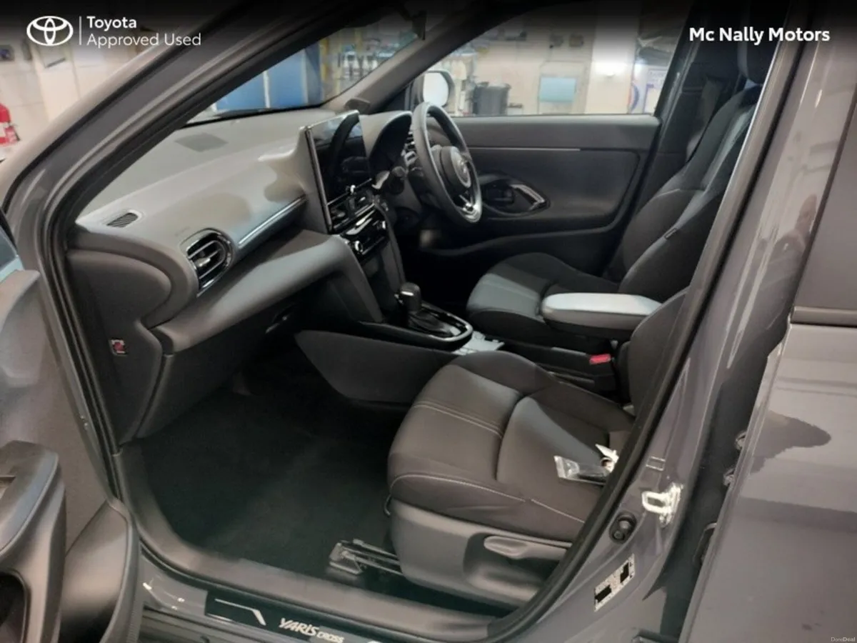 Toyota Yaris Cross 262 Lunasport Mono Demonstrator - Image 6