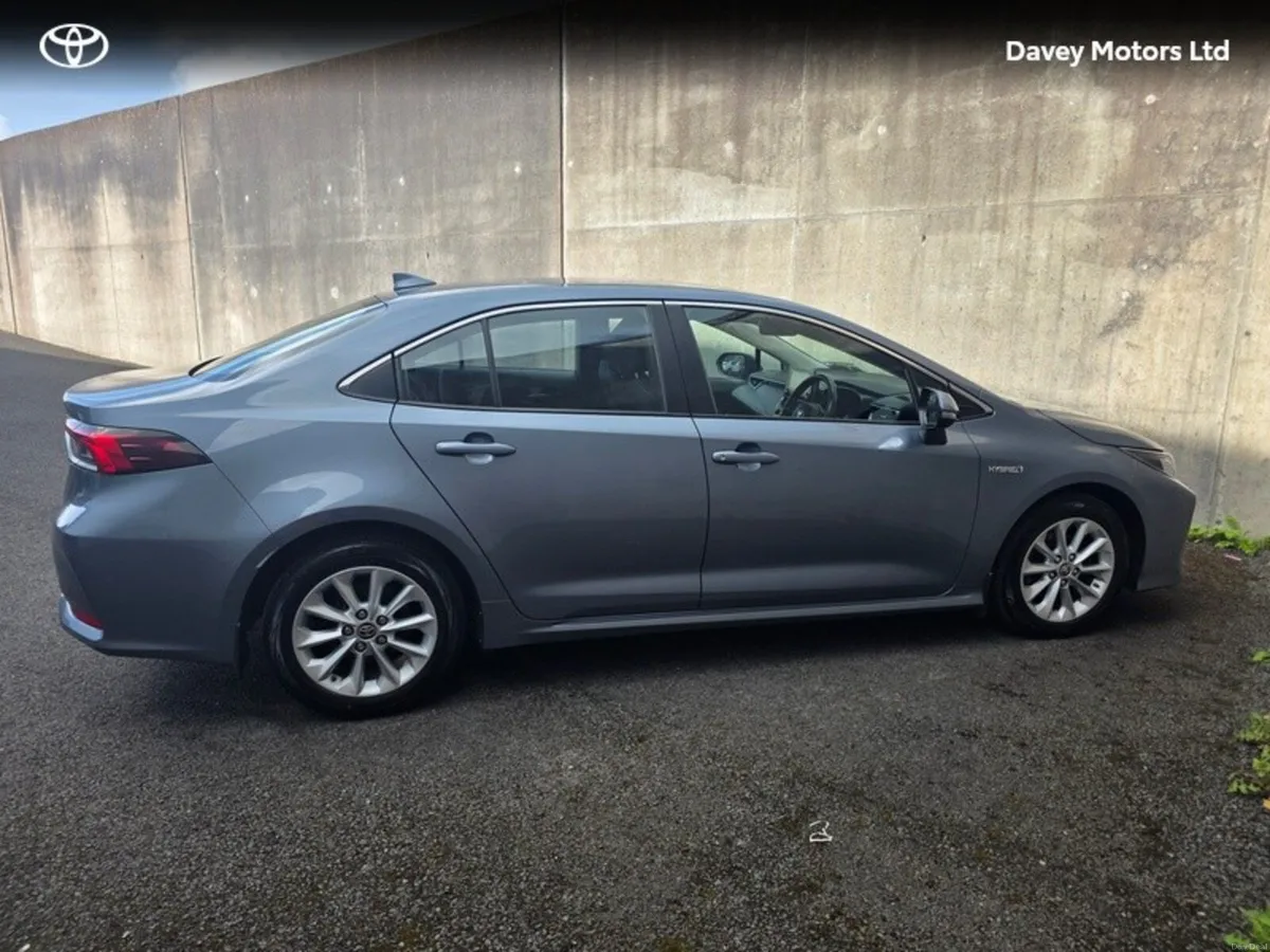 Toyota Corolla COROLLA HYB LUNA SALOON - Image 3
