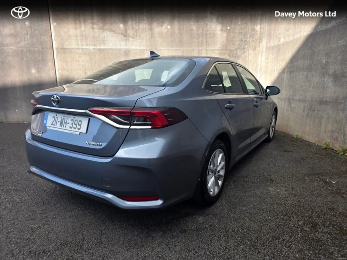 Toyota Corolla COROLLA HYB LUNA SALOON - Image 2