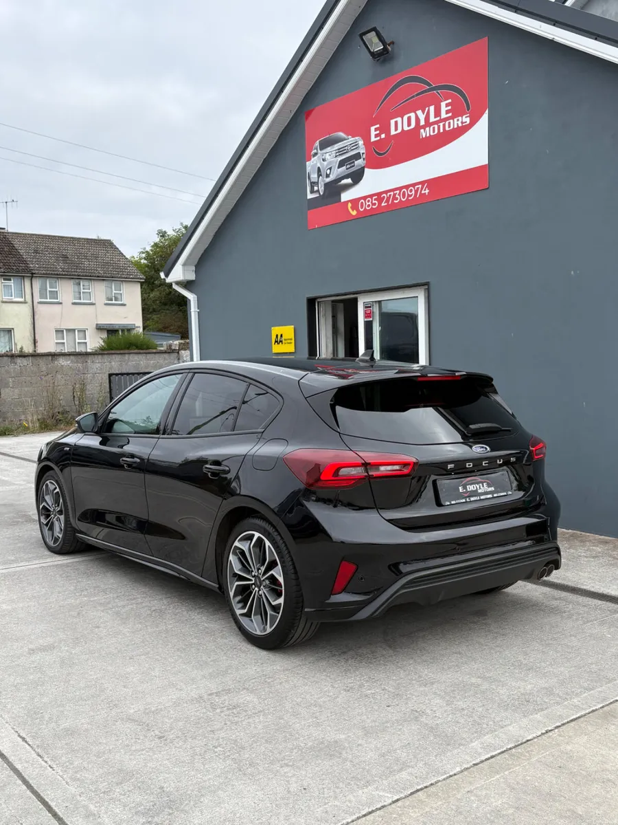 2023 Ford Focus ST-Line X auto - Image 5