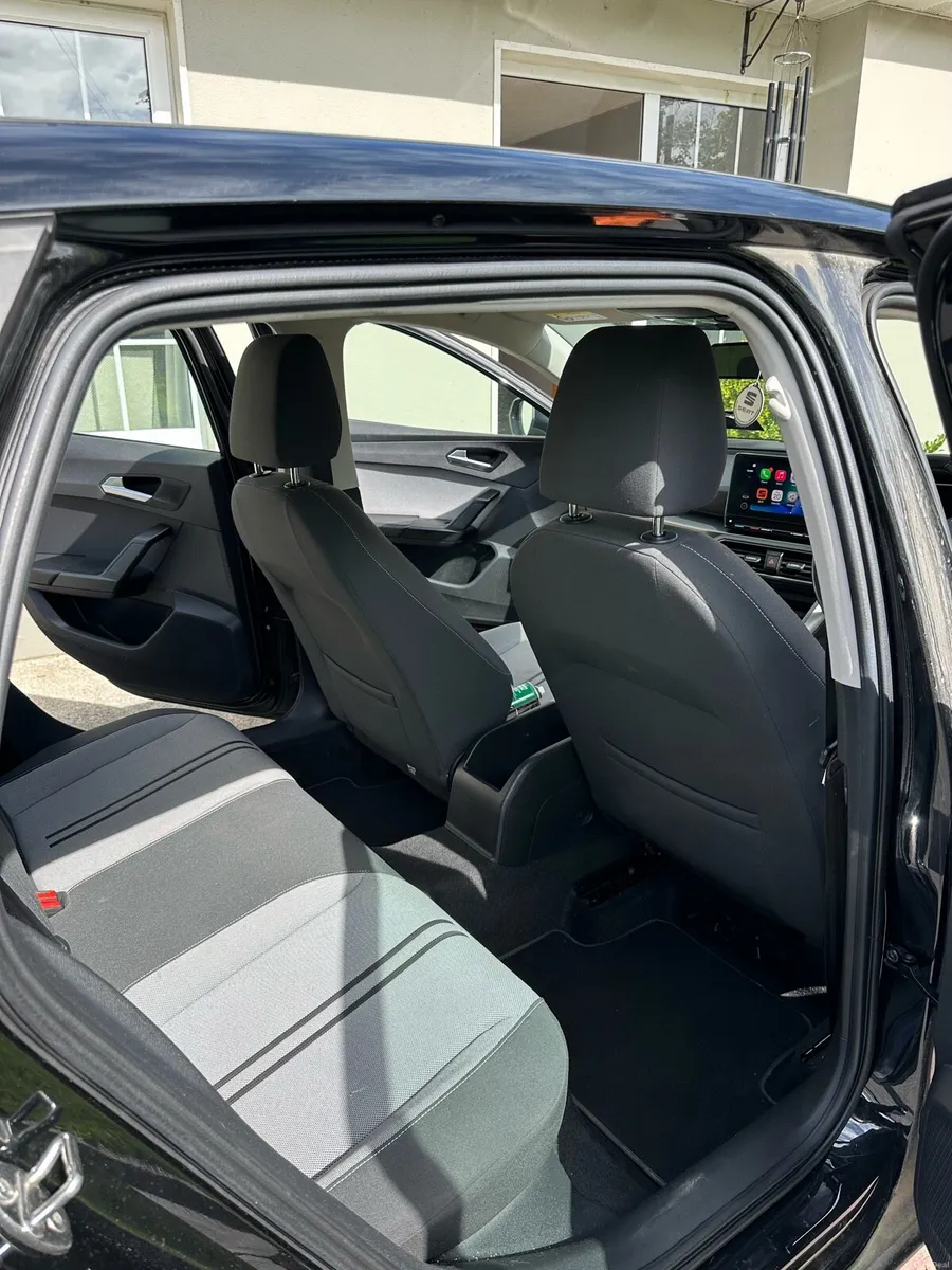 Black seat LEON 2.0TDI 115HP SE 5DR - Image 6