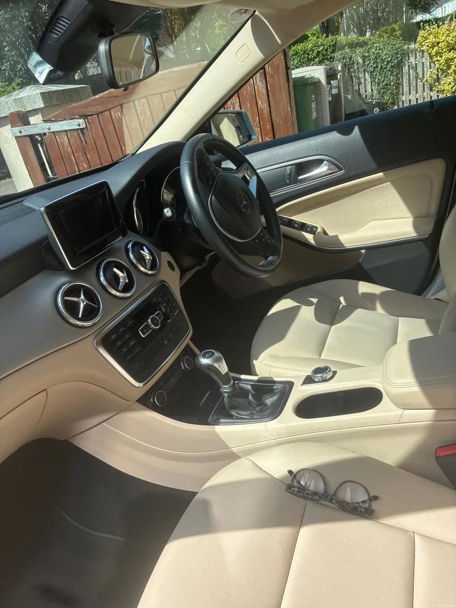 Mercedes-Benz GLA 2016 - Image 2