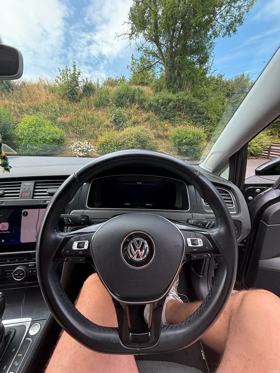 Volkswagen Golf 2.0TDI - Automatic - Image 6