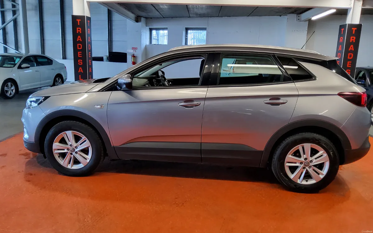 Opel Grandland X 2019 - Image 6