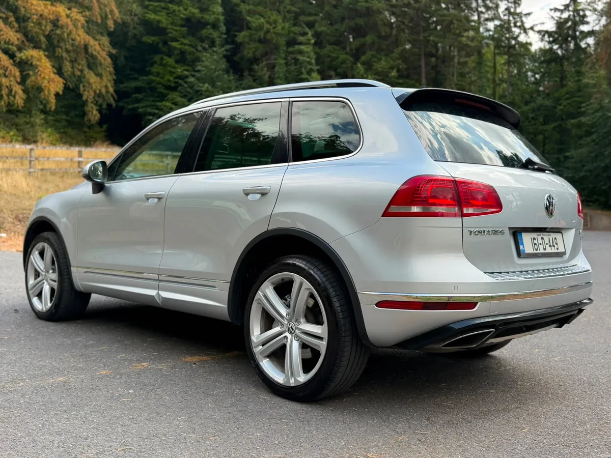 2016 Volkswagen Touareg R-Line Crew Cab - Image 5