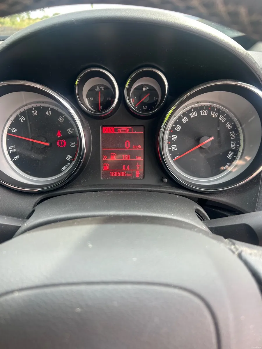 Opel Astra 2015 - Image 2