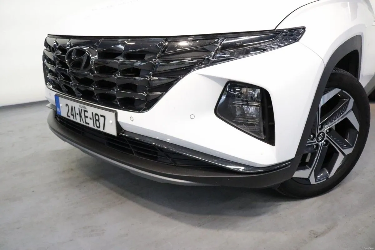 Hyundai Tucson Hybrid Executive Plus 1.6L petrol a - Image 3
