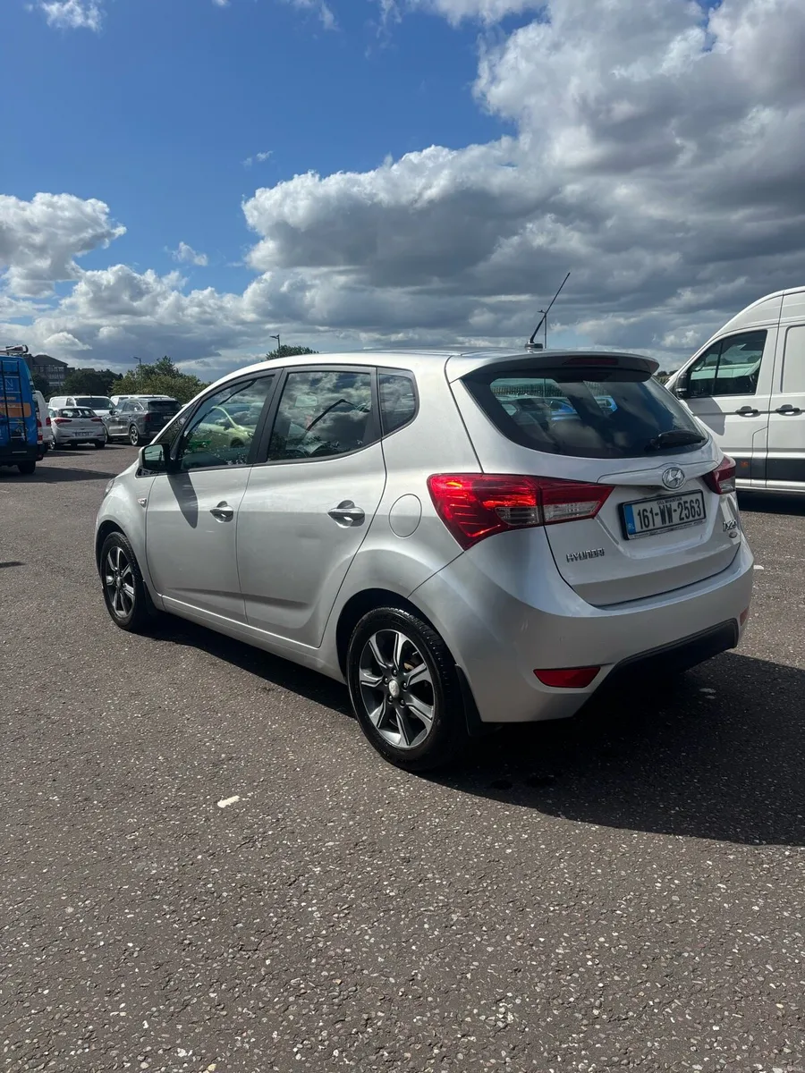Hyundai ix20 automatic - Image 4