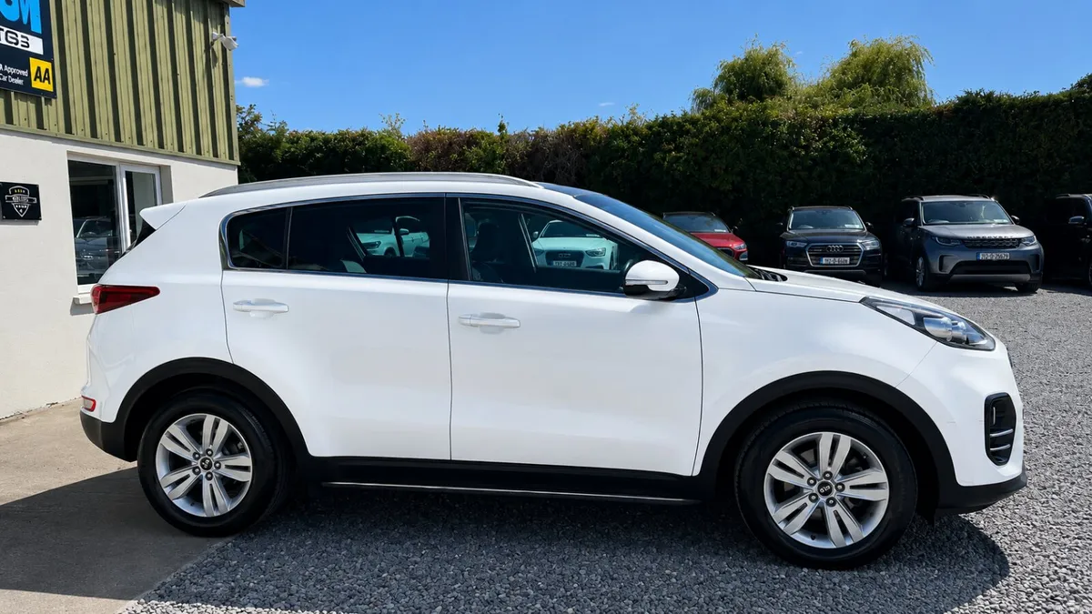 2017 Kia Sportage top spec - Image 2